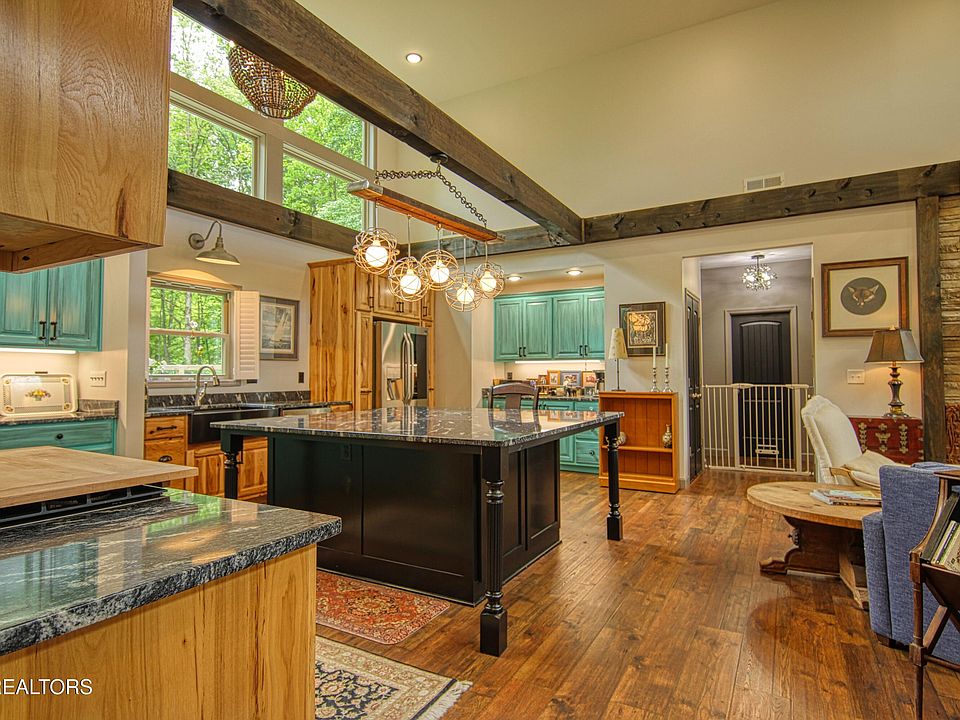 7th image of 279 Crouch Branch Ln