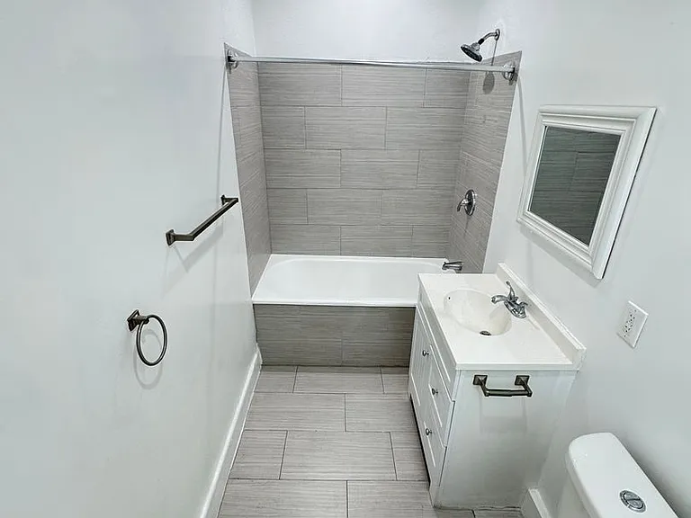 244 S Alexandria Ave — Photo 13