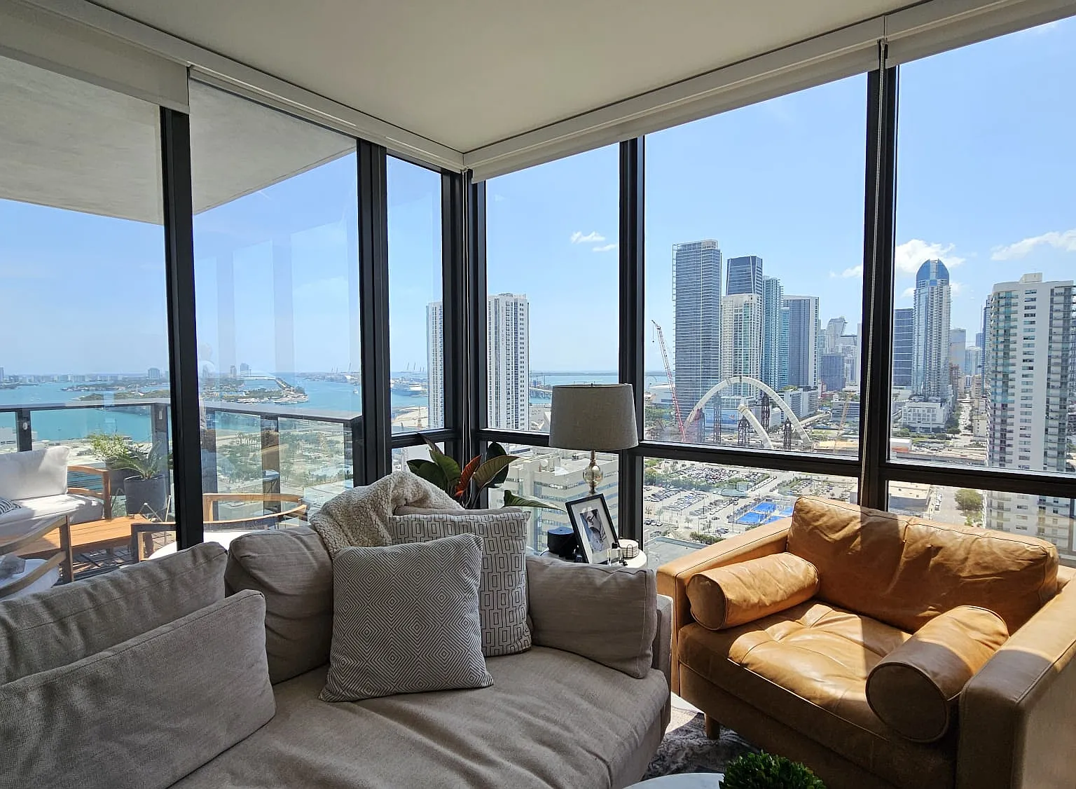 2 bed, 1110 sqft, $4,100 — Photo 1