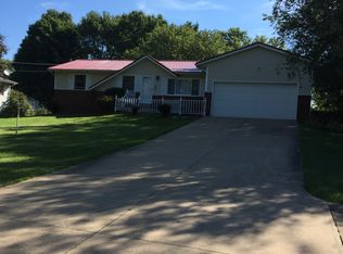 1144 Chaparrel Rd SW, Hartville, OH 44632