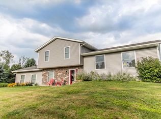 1792 Skylark Dr, Mogadore, OH 44260