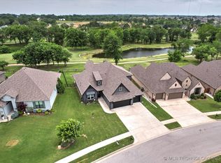 8617 E Hartford St, Broken Arrow, OK 74014