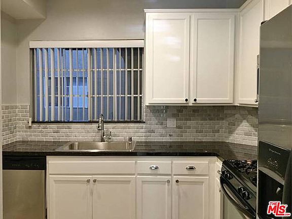 4th image of 10650 Moorpark St APT 102