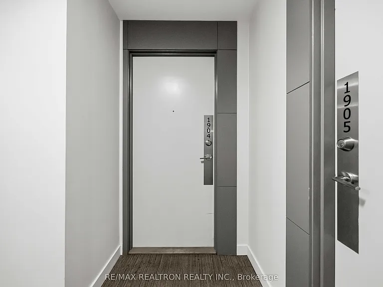 55 Oneida Cres #1904 — Photo 2