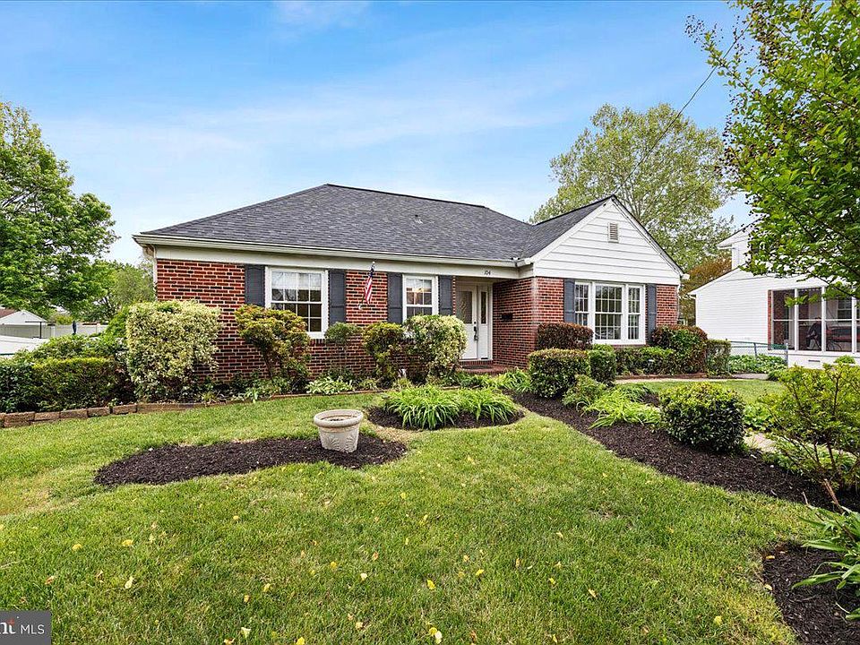 1st image of 104 Twin Oaks Rd