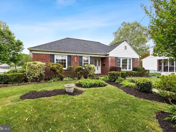 104 Twin Oaks Rd, Linthicum, MD 21090