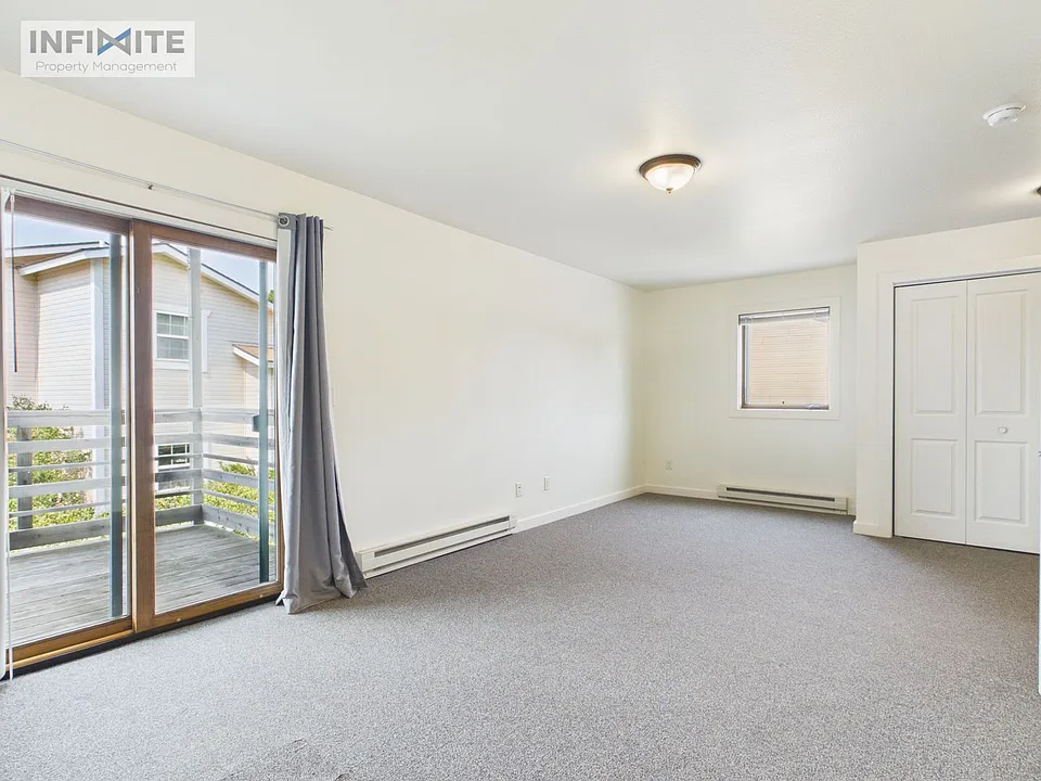 215 S 18th Ave #4