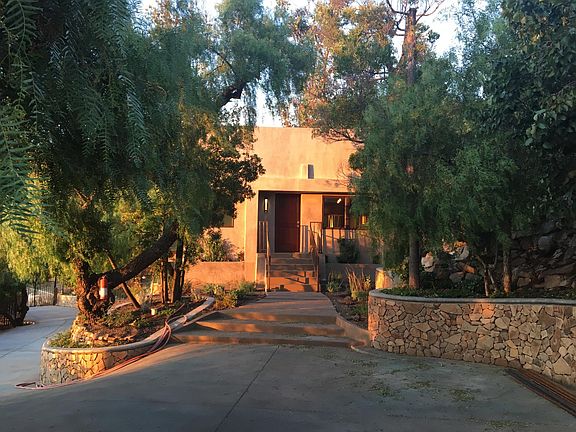 Private gated entrance to private driveway