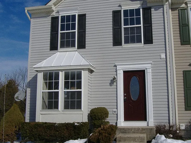 1207 Hunter Ln — Photo 1