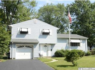 12 Mercury St, New Monmouth, NJ 07748