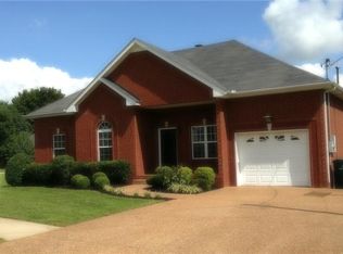212 Cheyenne Dr, White House, TN 37188