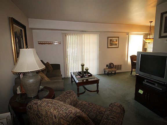 4th image of 74 Waterview Dr #93