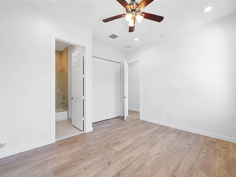 1428 SW 4th Ave #1428 — Photo 6