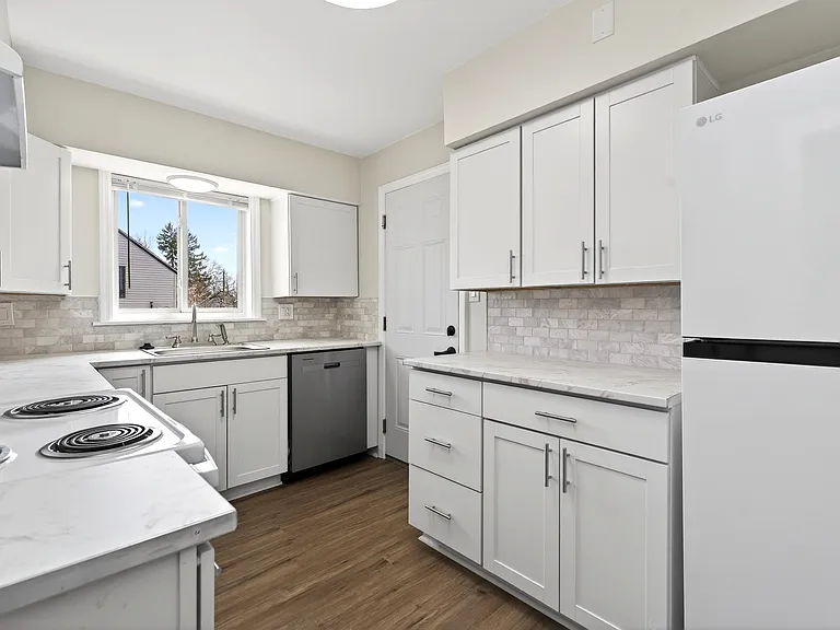 2800 Shafor Blvd #4 — Photo 3