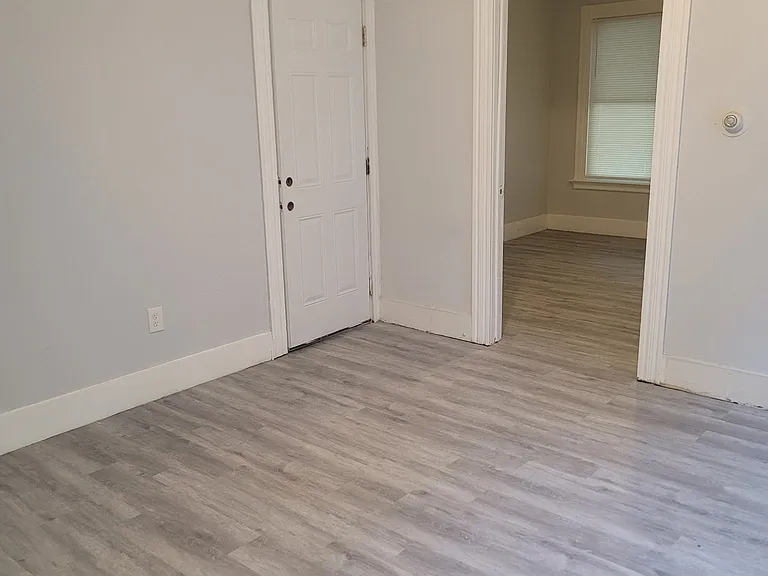 502 Winchester Ave #1 — Photo 7