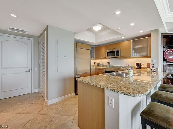3rd image of 322 Karen Ave #3304