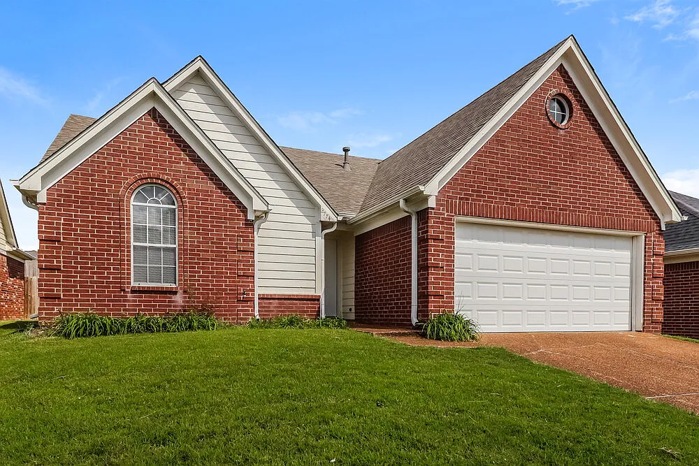 3 bed, 2.0 bath, 1406 sqft, $1,735 — Photo 3