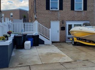 2846 Walnut Hill St, Philadelphia, PA 19152