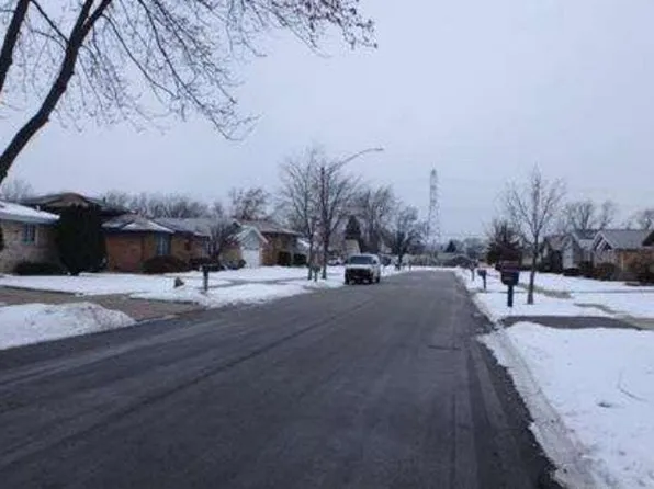 3024 Cappelletti Dr, South Chicago Heights, IL 60411