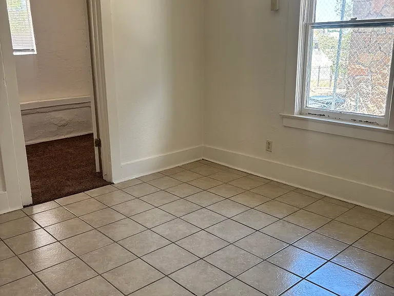3000 Frankfort Ave — Photo 8