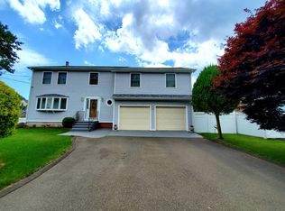 36 Jennifer Dr, Bridgeport, CT 06610