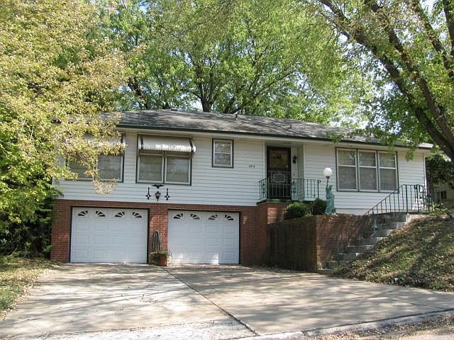 1st image of 2413 Cougar St