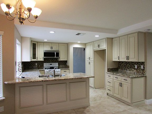 3rd image of 78635 Carnes Cir