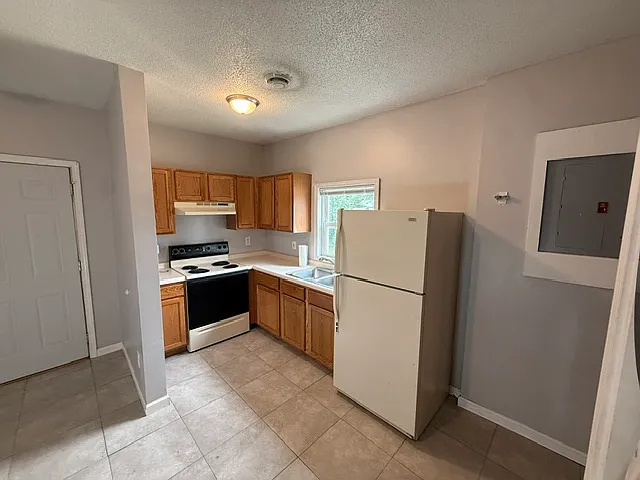 400 S Main St #2 — Photo 3