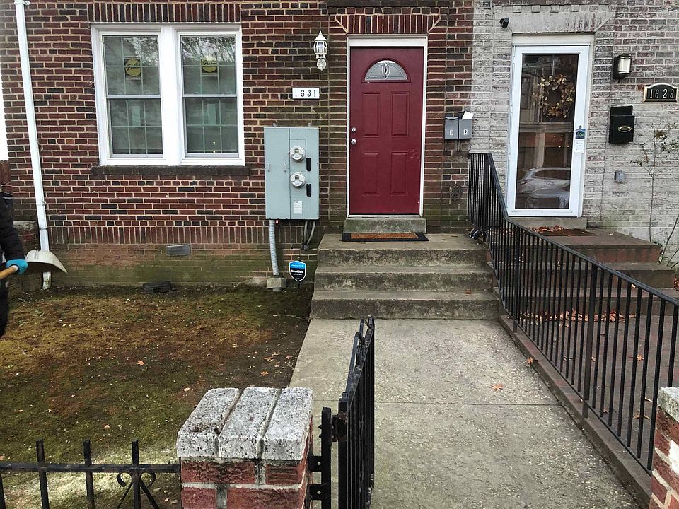 2nd image of 1631 E St SE #1