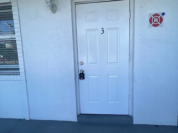 3rd image of 2306 NW 9th Ave APT 3