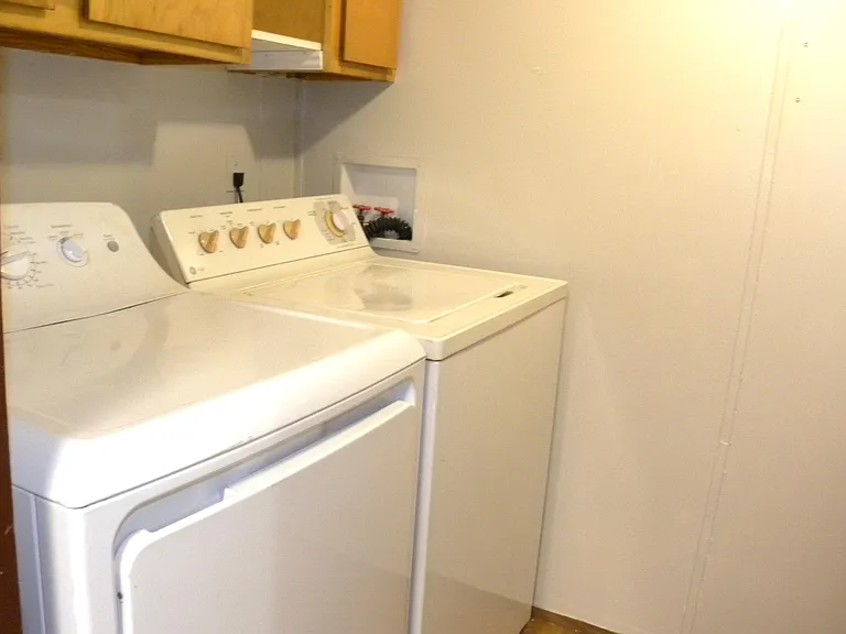 18265 Robin Oaks Dr — Photo 14