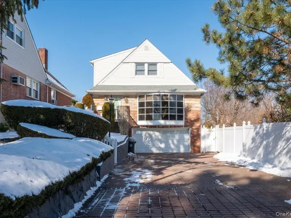 19611 Pompeii Avenue, Hollis, NY 11423