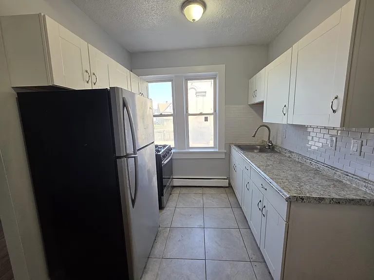 335 Wells St #1A — Photo 8
