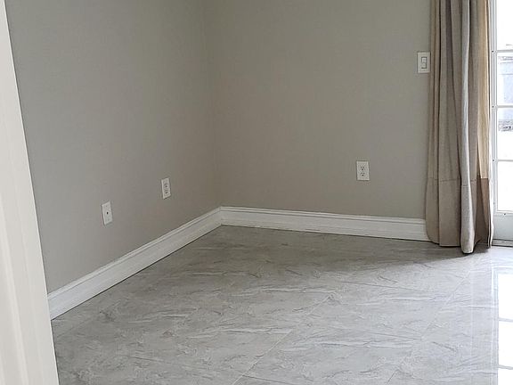 4th image of 5684 Sycamore Canyon Dr