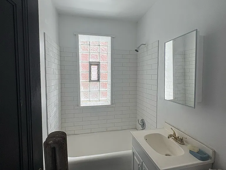 1906 S Lawndale Ave #1 — Photo 4