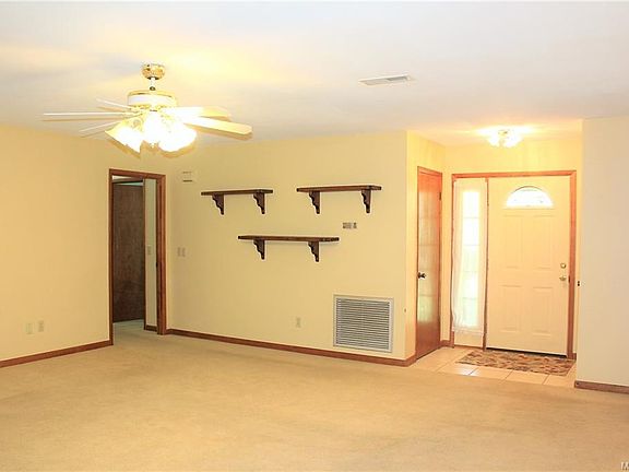 3rd image of 112 Auburn Dr