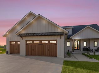 1020 Steamboat Trl, Brookings, SD 57006