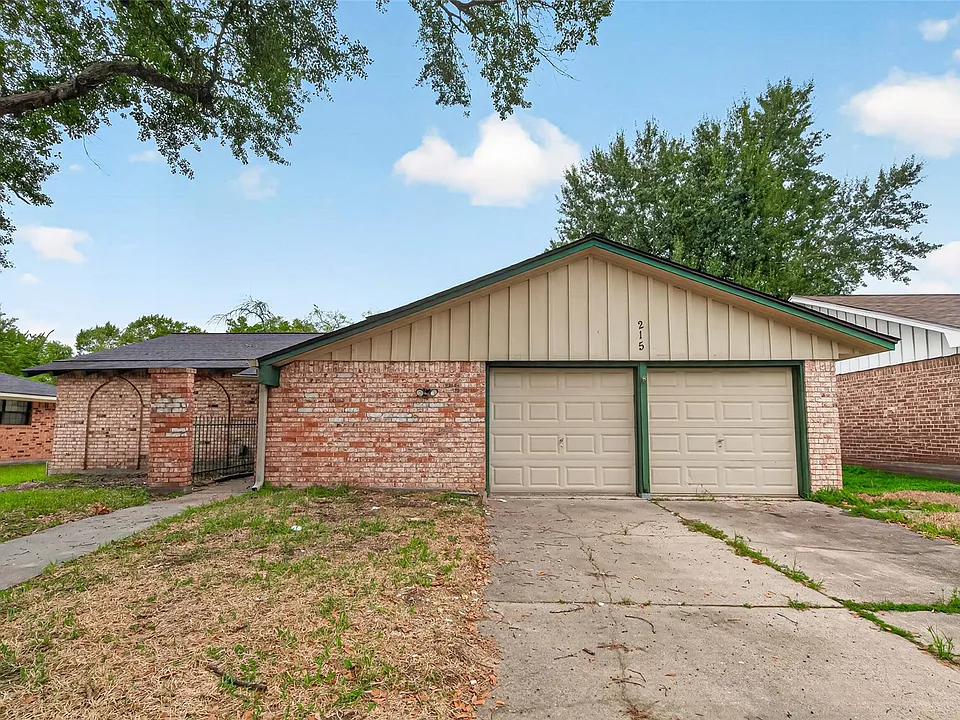 215 Crest Hill Dr