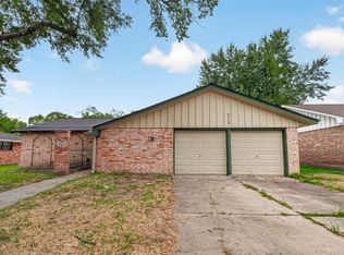 215 Crest Hill Dr, Conroe, TX 77301