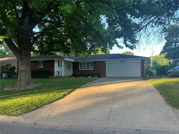 309 S Walnut St, Bethalto, IL 62010