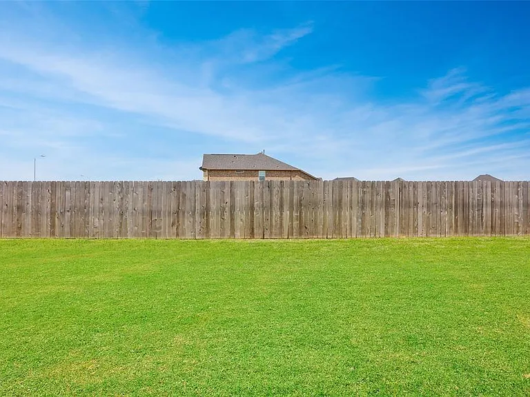 1815 Carriage Oaks Ln — Photo 26