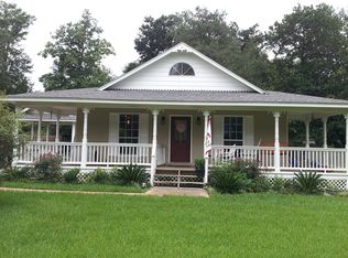 1313 Dorothy St, Ocean Springs, MS 39564