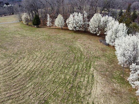 3rd image of 2578 Spradlin Rd