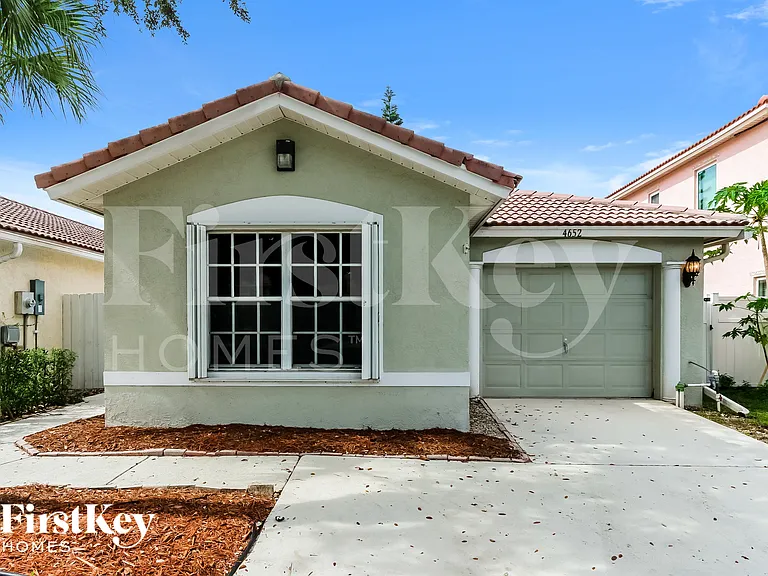 4652 Concordia Ln — Photo 1