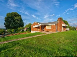 32 Porters Hollow Rd, Coraopolis, PA 15108