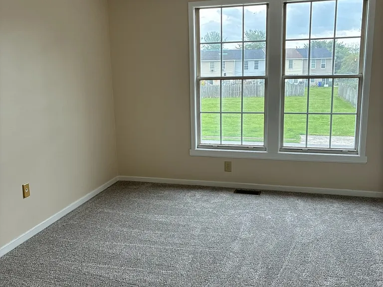 1537 Violet Dr — Photo 10