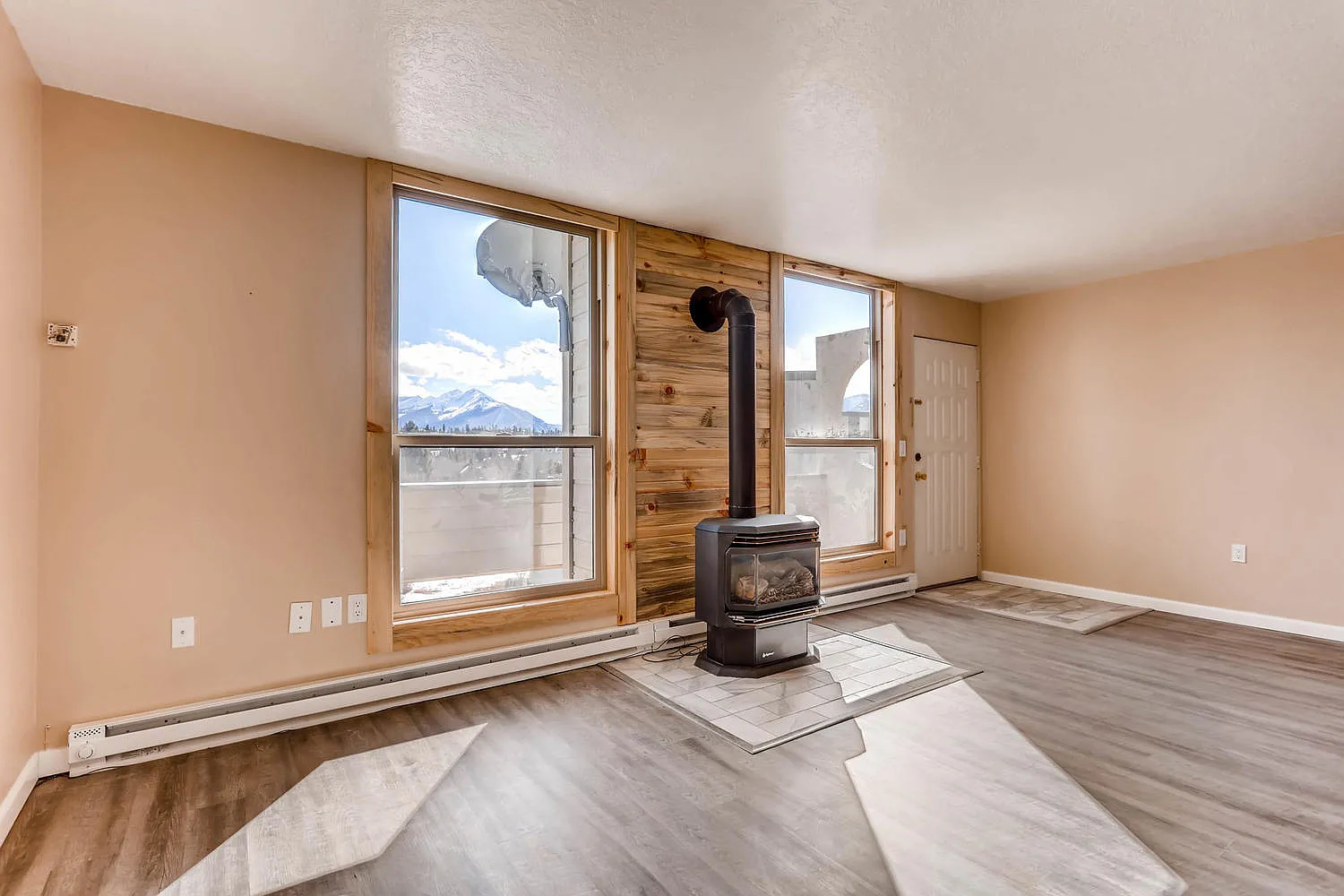 3 bed, 2.5 bath, 1160 sqft, $3,500 — Photo 3