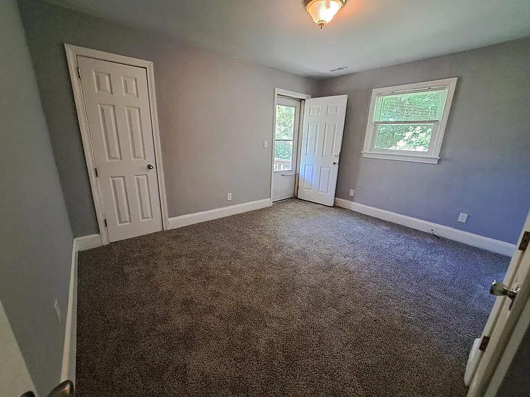 910-912 Pittsburg Ave #1 — Photo 7
