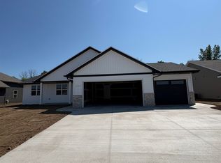 1727 Betty Jean Ln, Green Bay, WI 54313
