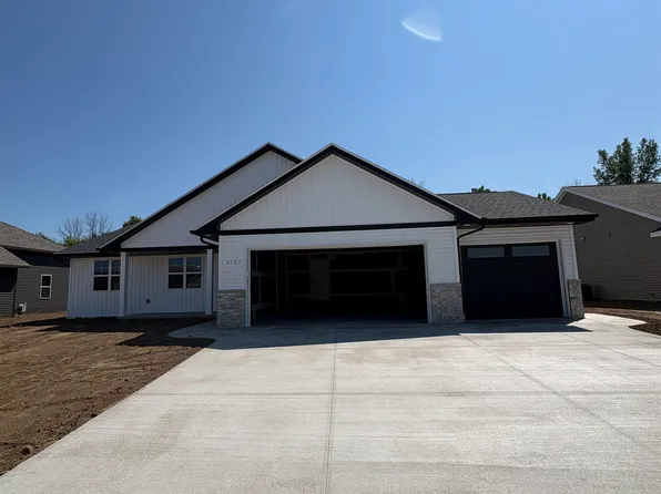 1727 Betty Jean Ln, Green Bay, WI 54313